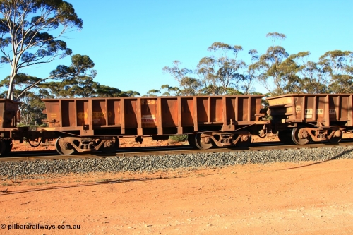 100731 03072
WOC type iron ore waggon WOC 31365 is one of a batch of thirty built by Goninan WA between October 1997 to January 1998 with fleet number 425 for Koolyanobbing iron ore operations with a 75 ton capacity and lettered for KIPL, Koolyanobbing Iron Pty Ltd, empty train arriving at Binduli Triangle, July 31, 2010.
Keywords: WOC-type;WOC31365;Goninan-WA;