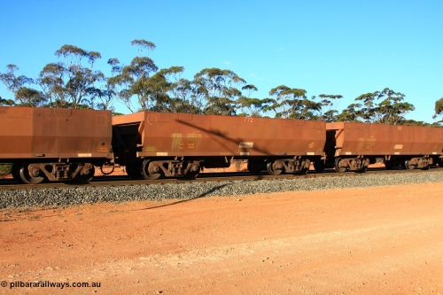 100731 03101
WOE type iron ore waggon WOE 33272 is one of a batch of thirty five built by Goninan WA between January and April 2005 with serial number 950104-012 and fleet number 771 for Koolyanobbing iron ore operations, empty train arriving at Binduli Triangle, July 31, 2010.
Keywords: WOE-type;WOE33272;Goninan-WA;950104-012;