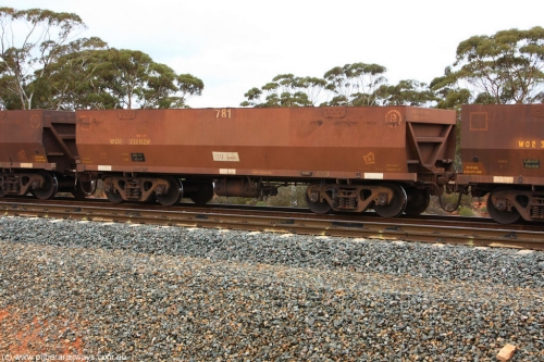 100822 5855
WOE type iron ore waggon WOE 33282 is one of a batch of thirty five built by United Goninan WA between January and April 2005 with serial number 950104-022 and fleet number 781 for Koolyanobbing iron ore operations, Binduli Triangle August 22, 2010.
Keywords: WOE-type;WOE33282;United-Goninan-WA;950104-022;