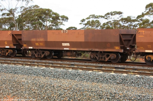 100822 5875
WOE type iron ore waggon WOE 30268 is one of a batch of one hundred and thirty built by Goninan WA between March and August 2001 with serial number 950092-018 and fleet number 612 for Koolyanobbing iron ore operations, Binduli Triangle August 22, 2010.
Keywords: WOE-type;WOE30268;Goninan-WA;950092-018;
