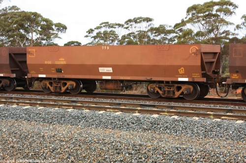 100822 5876
WOE type iron ore waggon WOE 33280 is one of a batch of thirty five built by United Goninan WA between January and April 2005 with serial number 950104-020 and fleet number 779 for Koolyanobbing iron ore operations, Binduli Triangle August 22, 2010.
Keywords: WOE-type;WOE33280;United-Goninan-WA;950104-020;