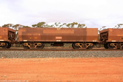 100822 5980
WOE type iron ore waggon WOE 30288 is one of a batch of one hundred and thirty built by Goninan WA between March and August 2001 with serial number 950092-038 and fleet number 630 for Koolyanobbing iron ore operations, Binduli Triangle August 22, 2010.
Keywords: WOE-type;WOE30288;Goninan-WA;950092-038;