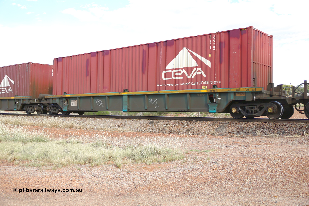 210407 9853
Parkeston, 2MP5 intermodal train, RRXY 2, platform 4 with a CEVA RFSB type 51' container IYV 706 built by Transmech SA. The RRXY type 5-pack well waggon set is one of eleven built by Bradken Qld in 2002 for Toll from a Williams-Worley design.
Keywords: RRXY-type;RRXY2;Williams-Worley;Bradken-Rail-Qld;