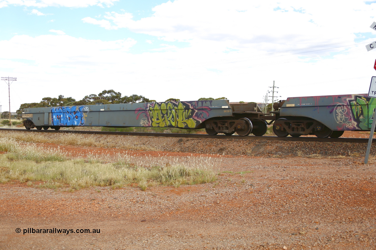210407 9915
Parkeston, 2MP5 intermodal train, CQWY type well waggon CQWY 5035 well 1, the well waggon pairs were built by Bluebird Rail Operations SA in a batch of sixty pairs in 2008 for CFCLA.
Keywords: CQWY-type;CQWY5035;CFCLA;Bluebird-Rail-Operations-SA;