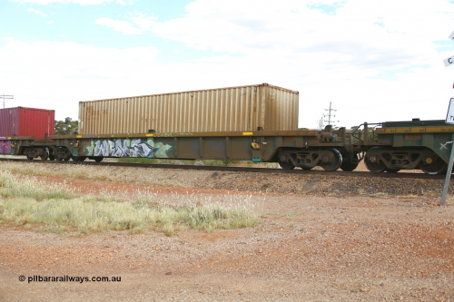 210407 9873
Parkeston, 2MP5 intermodal train, RRXY 9, platform 3 with an SCF Rail Containers 40' 4EG1 type container SCFU 410248 with Austrans. The RRXY type 5-pack well waggon set is one of eleven built by Bradken Qld in 2002 for Toll from a Williams-Worley design.
Keywords: RRXY-type;RRXY9;Williams-Worley;Bradken-Rail-Qld;