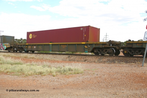 210407 9875
Parkeston, 2MP5 intermodal train, RRXY 9, platform 1 with a CARU Specialized Leasing 40' 4FG1 type container SLZU 760214. The RRXY type 5-pack well waggon set is one of eleven built by Bradken Qld in 2002 for Toll from a Williams-Worley design.
Keywords: RRXY-type;RRXY9;Williams-Worley;Bradken-Rail-Qld;