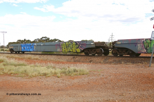 210407 9915
Parkeston, 2MP5 intermodal train, CQWY type well waggon CQWY 5035 well 1, the well waggon pairs were built by Bluebird Rail Operations SA in a batch of sixty pairs in 2008 for CFCLA.
Keywords: CQWY-type;CQWY5035;CFCLA;Bluebird-Rail-Operations-SA;