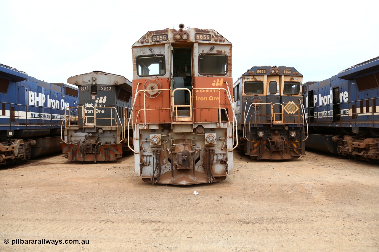 160128 00408
Wedgefield, Sims Metal Yard, front view of Goninan rebuilt GE model CM40-8M 5655 serial 8412-12, builders no. 93-146 flanked on the left by older sister unit 5642 and on the right by sister 5653. Note these two newer rebuilds have marker lights while 42 has none but has a snow plough on the no. 2 end.
Keywords: 5655;Goninan;GE;CM40-8M;8412-12/93-146;rebuild;AE-Goodwin;ALCo;M636C;5474;G6047-6;