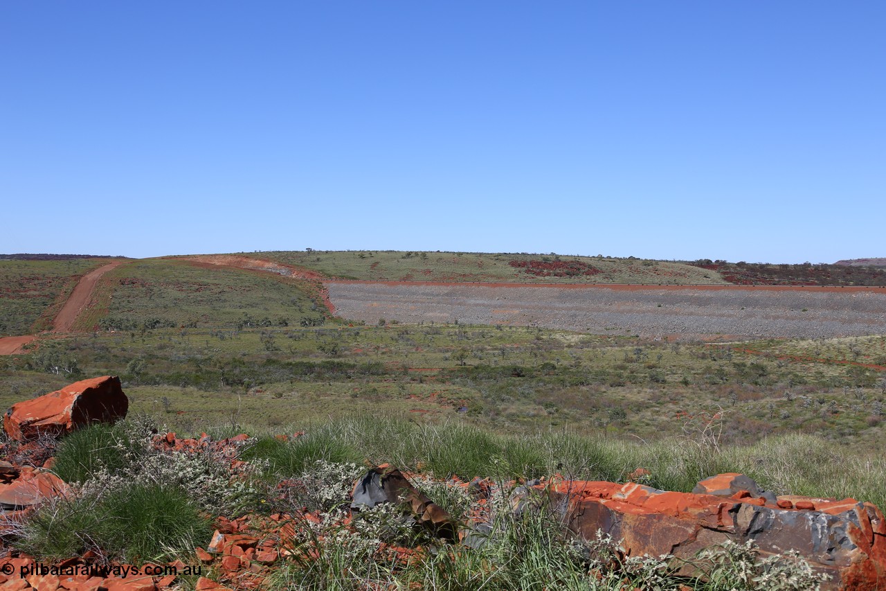 150505 7944
FMG Solomon Line, looking west, earth fill abutment embankment for rail line, Jingarri Creek, view from the western side, expanded view from 7942, access road visible at left. Geodata: [url=https://goo.gl/maps/zDzr79S9ApR2] -22.0525633 118.7199633 [/url].
