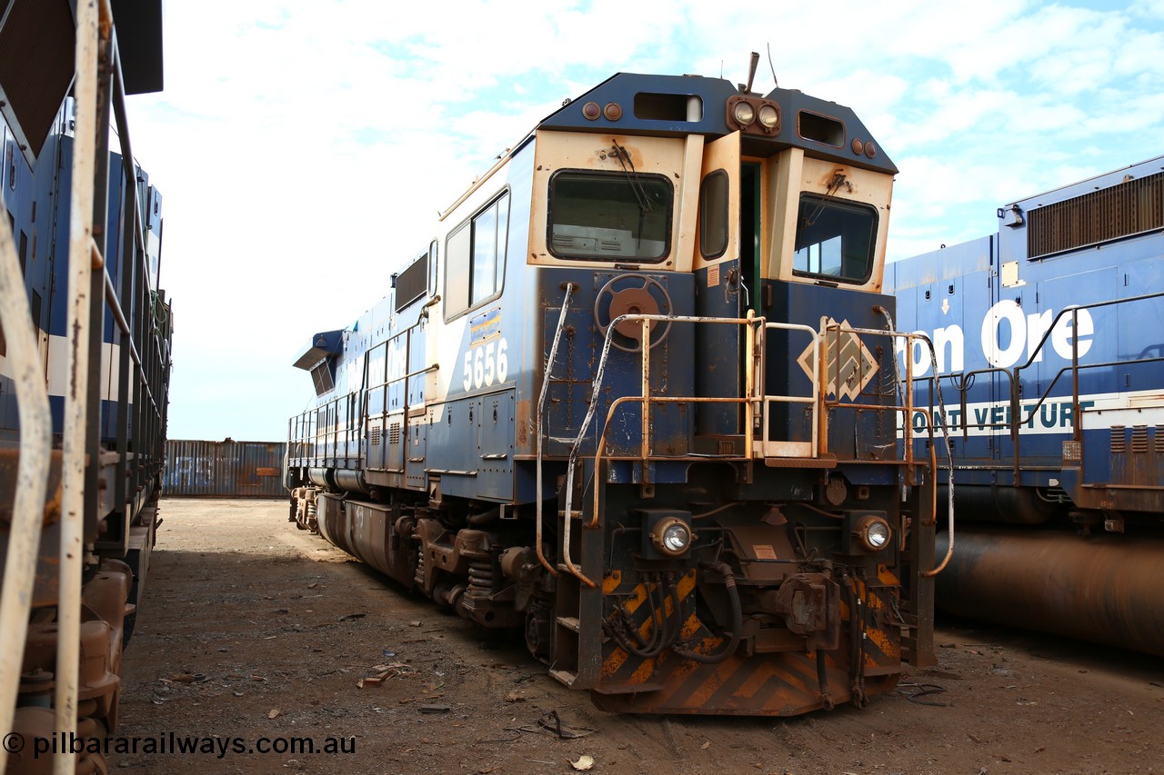 150522 8176
Wedgefield, Sims Metal yard, Goninan WA rebuild CM40-8M unit 5656 serial 8412-01 / 94-147 was originally Comeng NSW built ALCo M636 unit 5494 serial C6084-10.
Keywords: 5656;Goninan;GE;CM40-8M;8412-01/94-147;rebuild;Comeng-NSW;ALCo;M636C;5494;C6084-10;