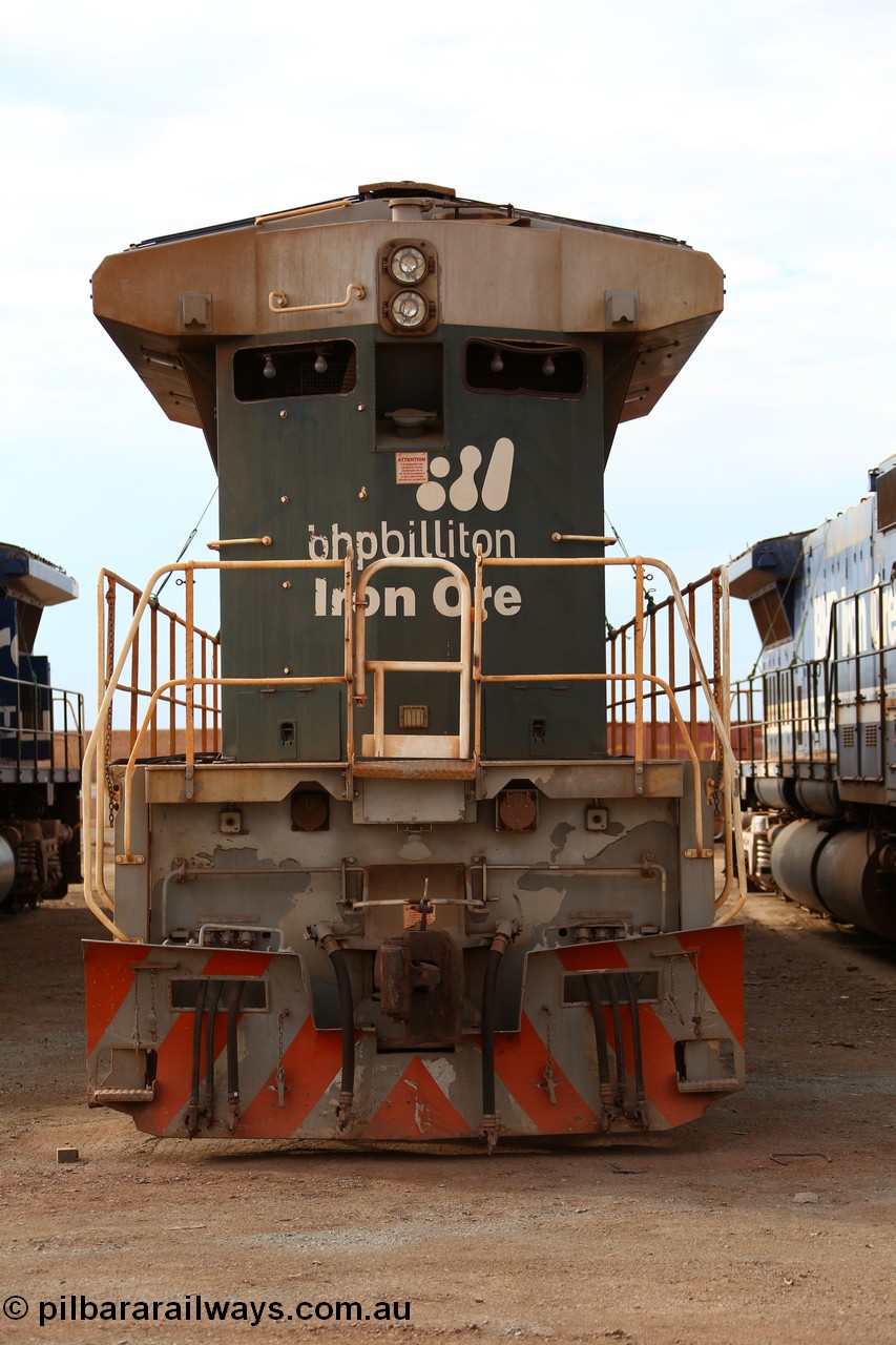 150522 8184
Wedgefield, Sims Metal yard, no. 2 end of Goninan WA rebuild CM40-8M unit 5638 serial 8281-02/92-127, for full details of these units past lives [url=http://www.pilbararailways.com.au/bhp/loco/bhpb-roster.php] see here [/url].
Keywords: 5638;Goninan;GE;CM40-8M;8281-02/92-127;rebuild;AE-Goodwin;ALCo;C636;5464;G6035-5;