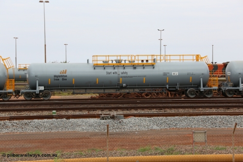 150523 8216
Nelson Point Yard, BHP Billiton diesel fuel tank waggon 0032 with safety slogan 'Start with safety', total capacity of 117 m3 for a nominal capacity of 113 m3 built in China by CNR - QRRS.
Keywords: CNR-QRRS-China;BHP-tank-waggon;