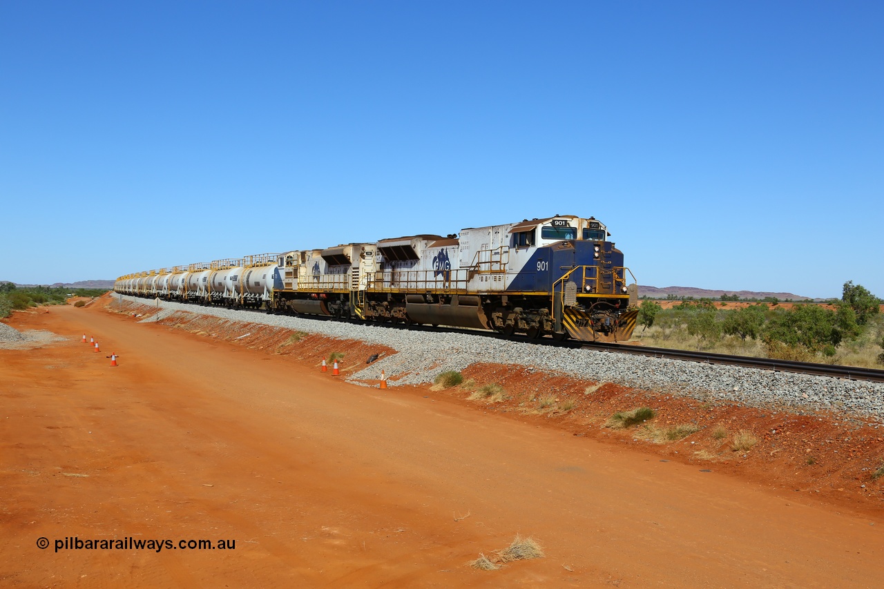 170727 9567
On Abydos Station, cattle not rail, empty FMG fuel train passes a derailment clean-up site at the 81 km behind NS Juniata Shops rebuilt EMD SD90MAC-H model 901 serial 976833-01 which had the 265-H engine replaced in 2013 with a 710, it leads SD70ACe/LCi unit 715 and twenty four empty fuel tank waggons. [url=https://goo.gl/maps/UQ6XZbECzqS2]GeoData[/url].
Keywords: FMG-901;NS-Juniata-Shops;EMD;SD90MAC-H2;976833-1;