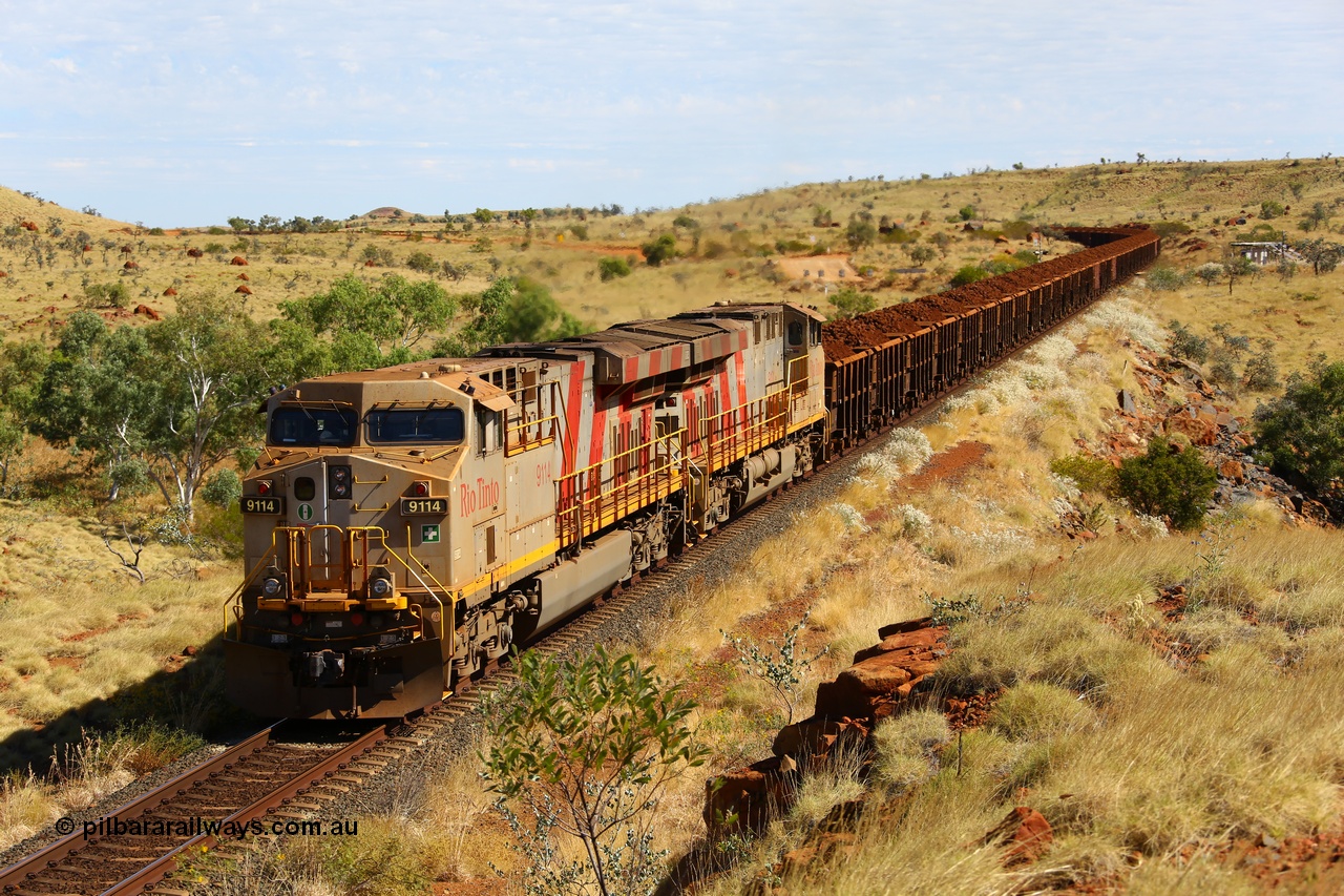 170729 0288
Maitland Siding on the former Robe River line a loaded Deepdale train heading for Cape Lambert behind the standard Rio Tinto motive power for this line, double General Electric built ES44ACi units, 9114 serial 62545 and sister unit 9101 serial 61939 have crossed the 96.2 km grade crossing. 29th July 2017. [url=https://goo.gl/maps/CNgRRqCioHp]GeoData[/url].
Keywords: 9114;62545;GE;ES44ACi;