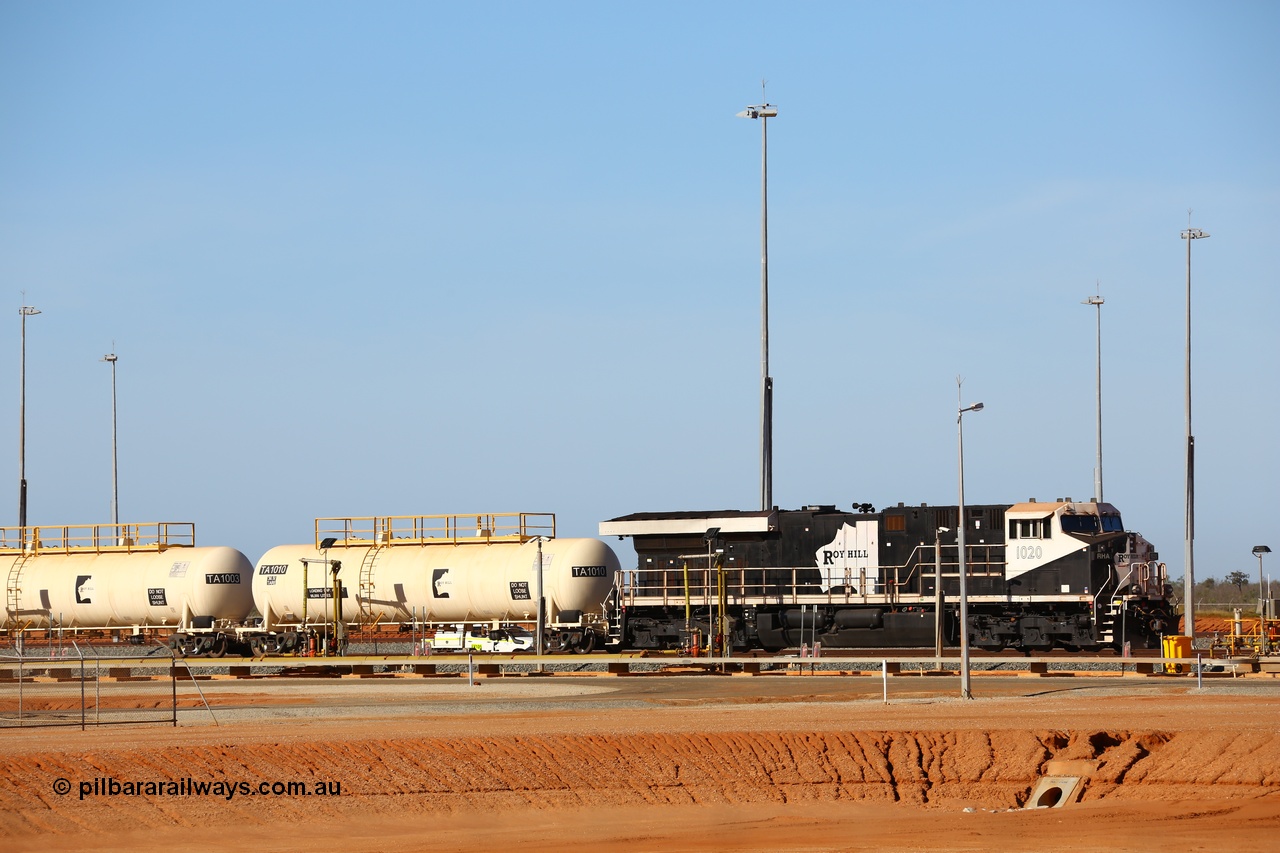 171018 0959
Tad Yard and Roy Hill's General Eclectic ES44ACi model unit RHA 1020 serial number 64301 idles away on the fuel train with tank waggons TA 1010 and TA 1003 which were built by China Southern Rail at their Zhuzhou works. This ES44ACi unit was built in February 2016 as Erie Pennsylvania, USA. 18th October 2017.
Keywords: RHA-class;RHA1020;GE;ES44ACi;64301;