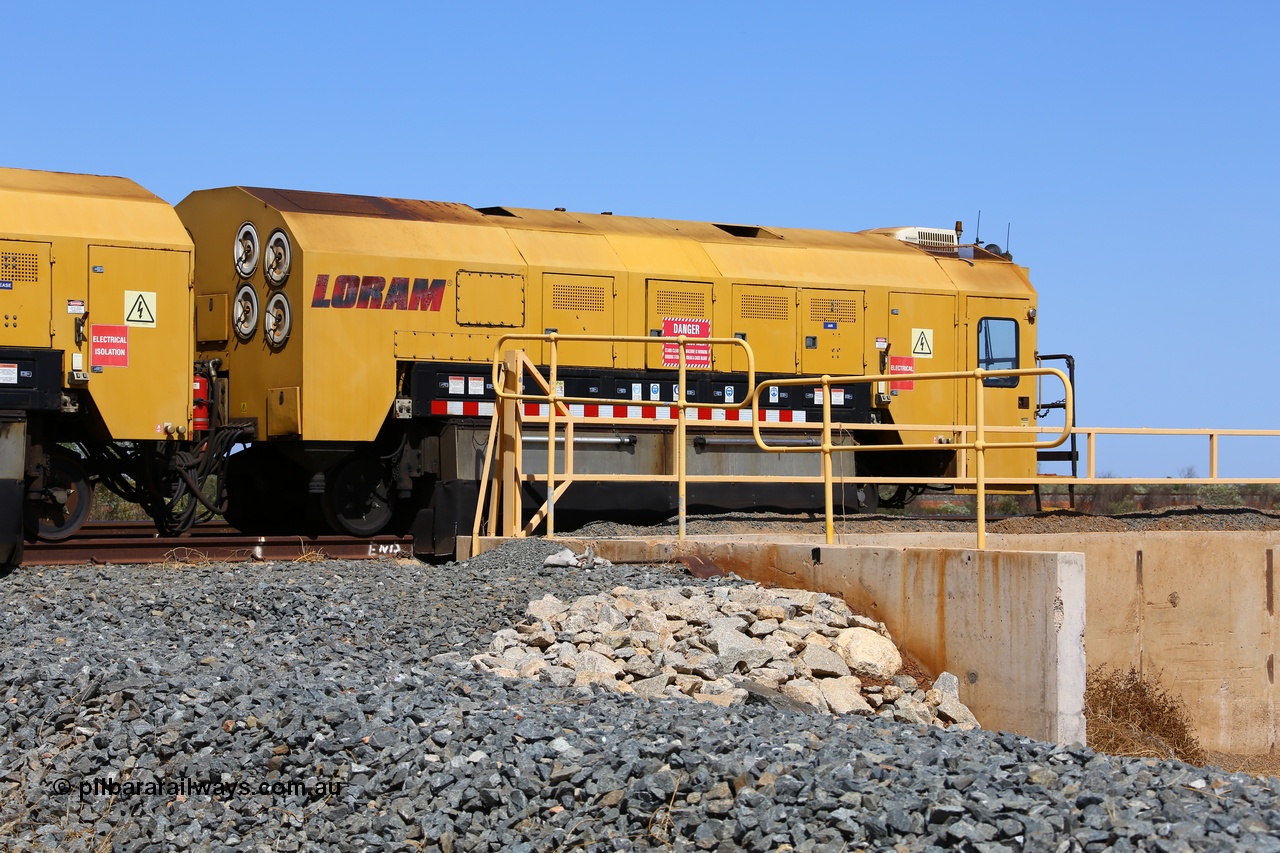 171121 0964
Barker Siding, Loram rail grinder MPC 2, control and grinder car. 21st November 2017.
Keywords: Loram;MPC2;rail-grinder;