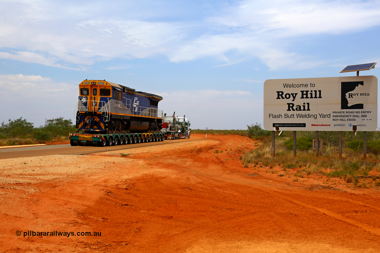 171204 0998r
Roy Hill Access Road, CFCLA's Goninan ALCo to GE rebuild CM40-8M locomotive CD 4302, originally Robe River Comeng NSW built ALCo M636 serial C6103-1 #9421, rebuilt by Goninan in 1993 with serial 8297-2 / 93-137 then to CFCLA in 2012, is being hired by Roy Hill and being delivered to their flash butt yard by Doolan's Heavy Haulage 4th December 2017. [url=https://goo.gl/maps/Ne7rx2D5Em52]View map here[/url].
Keywords: CD-class;CD4302;CFCLA;Goninan;GE;CM40-8M;8297-2/93-137;Comeng-NSW;ALCo;M636;9421;C6103-1;