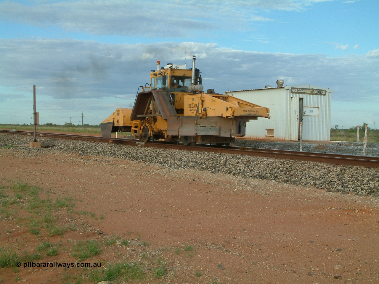 040407 072701
Goldsworthy Junction, Barclay Mowlem's Knox Kershaw KBR 850 ballast regulator lettered for Railway Equipment Leasing And Maintenance R.E.L.A.M Inc. 7th April 2004.
Keywords: Knox-Kershaw;KBR-850;track-machine;