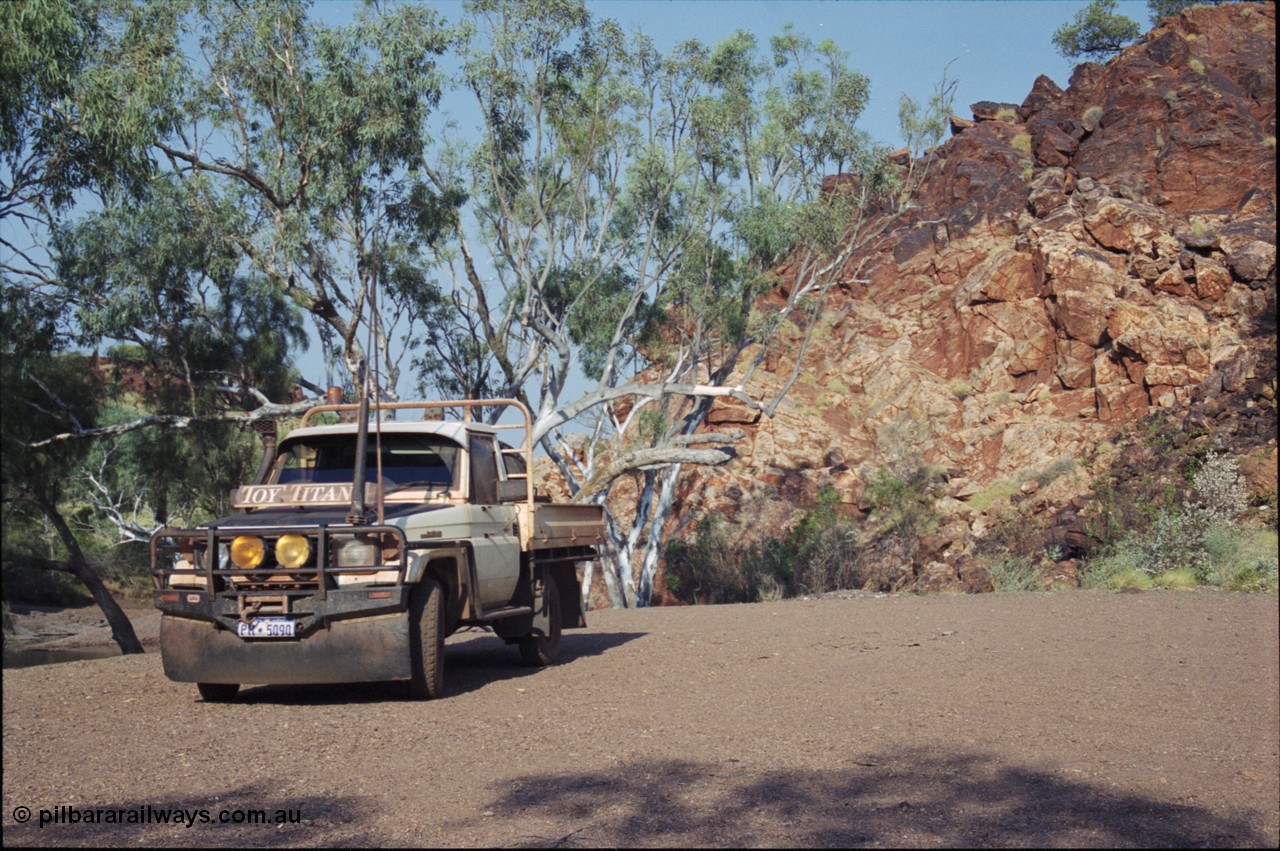 222-09
Green Tank Pool, Pilbara, Western Australia. Geo [url=https://goo.gl/maps/FSyxhXa8y2R2]Data[/url].
