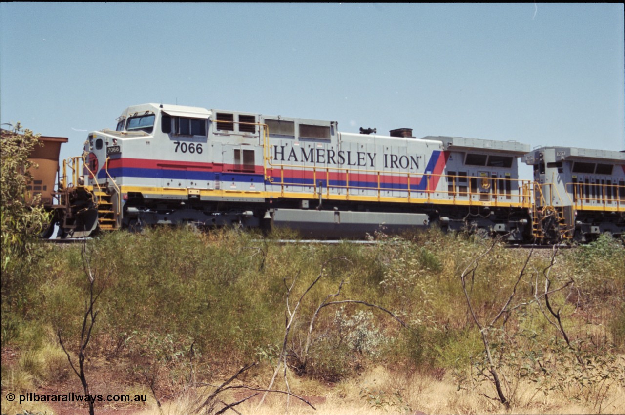 222-19
Somewhere on the original single line section between Gull and Rosella Hamersley Iron 7066 serial 47745 a General Electric Dash 9-44CW built by GE at Erie.
Keywords: 7066;GE;Dash-9-44CW;47745;