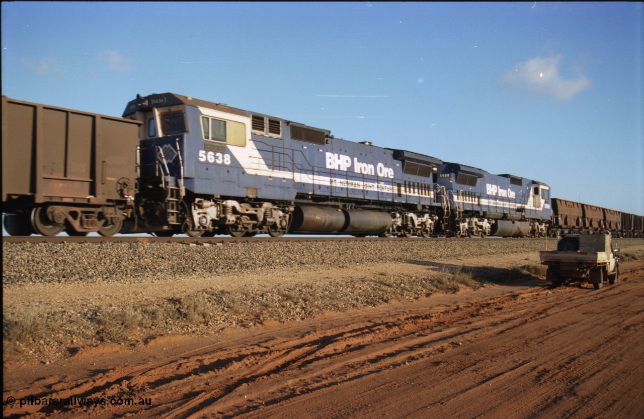 224-28
Bing siding, mid-train remote units Goninan rebuild CM40-8M GE units 5638 'Mallina' serial 8281-02 / 92-127 leads sister unit 5669. [url=https://goo.gl/maps/KQrczNpVhAH2]GeoData[/url].
Keywords: 5638;Goninan;GE;CM40-8M;8281-02/92-127;rebuild;AE-Goodwin;ALCo;C636;5464;G6035-5;