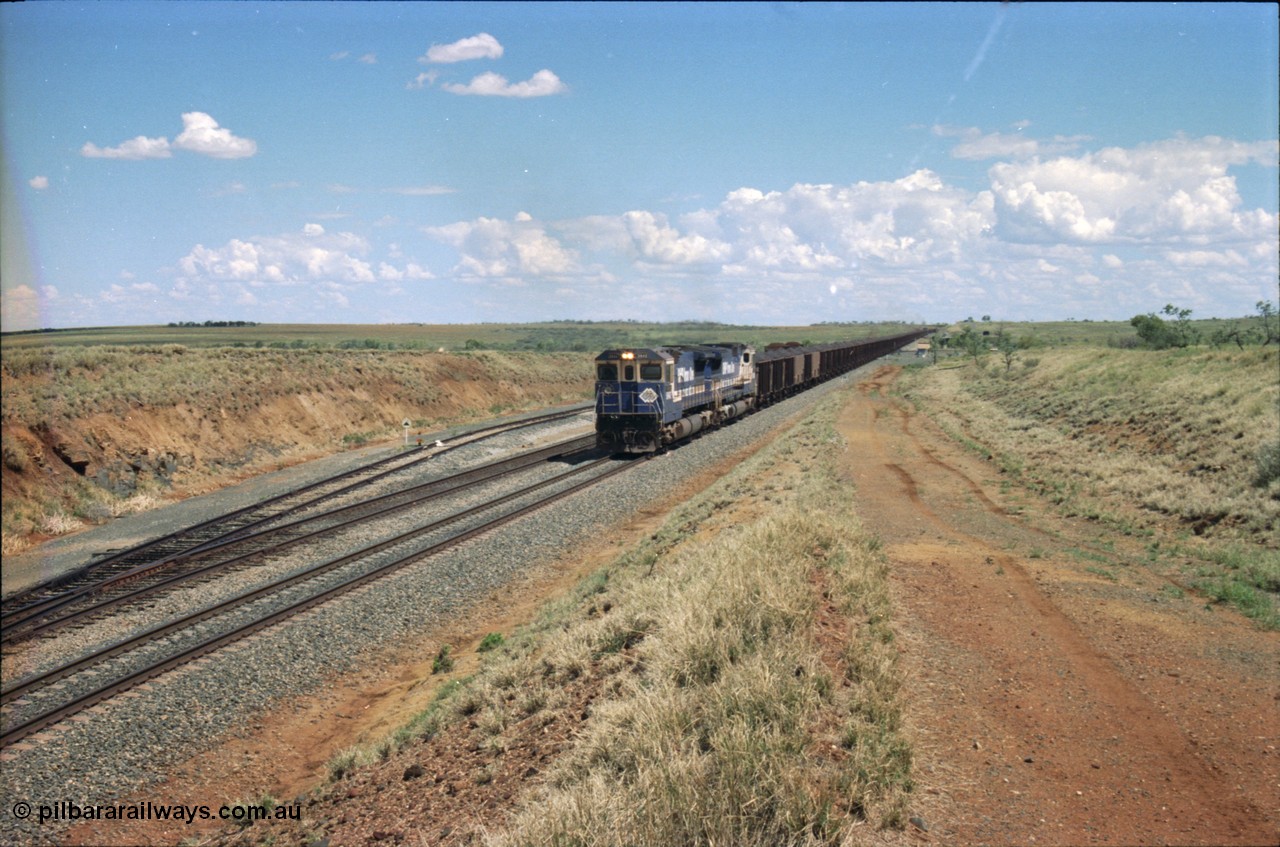 226-26
Shaw siding at the 219 km a loaded train with power from two Goninan CM40-8M GE rebuild units 5642 'Wallareenya' serial 8281-07 / 92-131 and sister unit 5636, the mid-train remotes can be seen in the distance topping the grade. [url=https://goo.gl/maps/JLjSYskHScU2]GeoData[/url].
Keywords: 5642;Goninan;GE;CM40-8M;8281-07/92-131;rebuild;AE-Goodwin;ALCo;C636;5467;G6041-3;