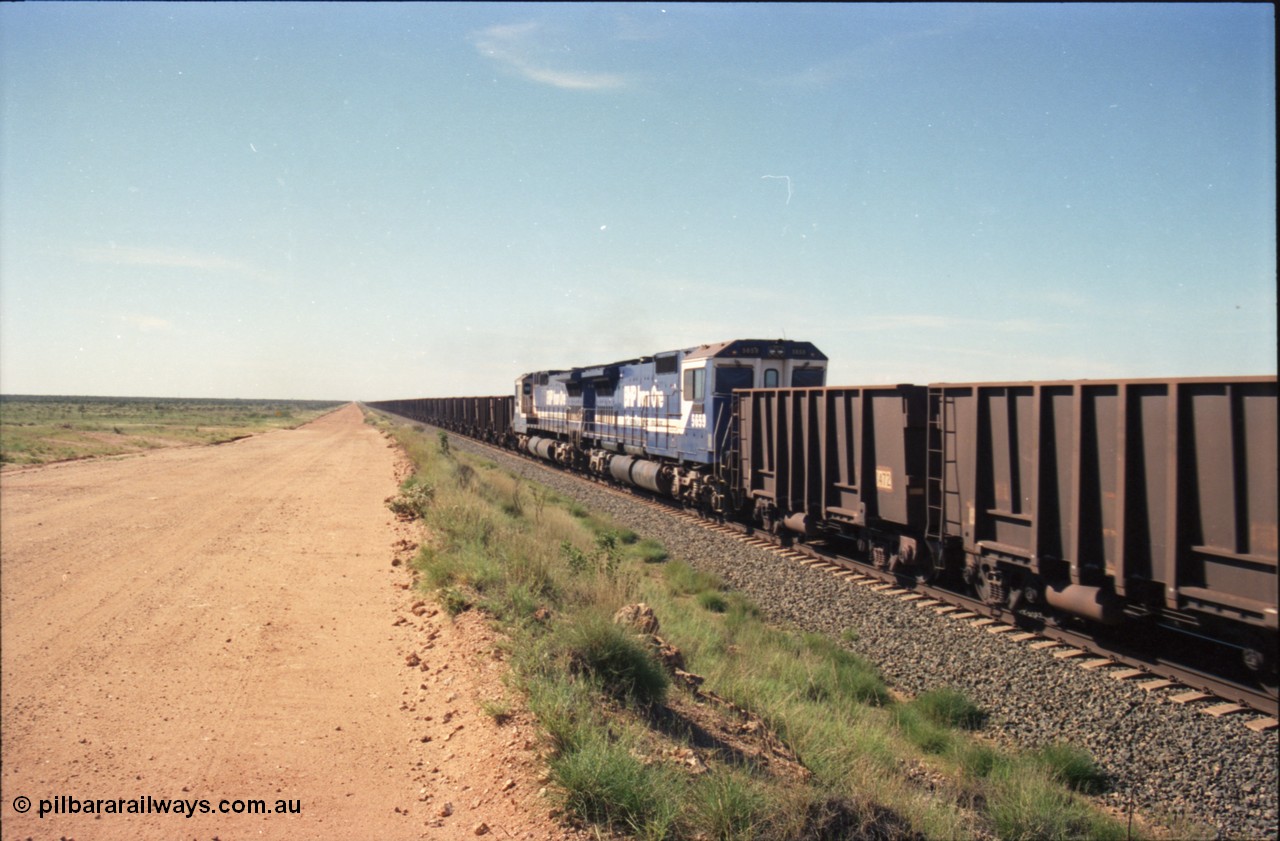 227-27
30 km area, mid-train remote units 5659 and 5641 both Goninan CM40-8M GE rebuilds. [url=https://goo.gl/maps/BY7Zz4F5t822]GeoData[/url].
Keywords: 5659;Goninan;GE;CM40-8M;8412-04/94-150;rebuild;AE-Goodwin;ALCo;M636C;5483;G6061-4;