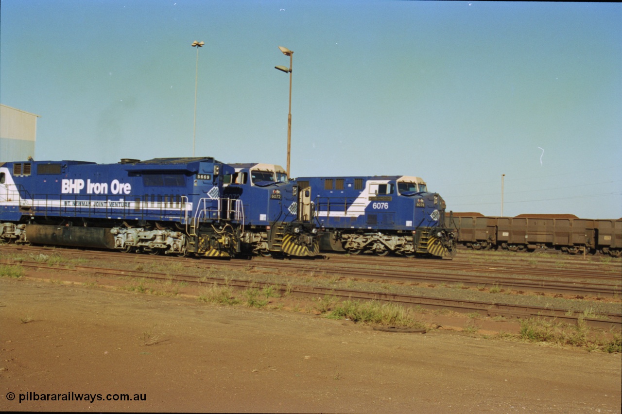 236-23
Nelson Point Loco Overhaul Shop, BHP Iron Ore's Goninan GE rebuilt CM40-8MEFI unit 5669 'Beilun' serial 8412-02 / 95-160 sits out the front awaiting attention, with AC6000 units 6072 and 6077 beside it.
Keywords: 5669;Goninan;GE;CM40-8EFI;8412-02/95-160;rebuild;Comeng-NSW;ALCo;M636C;5486;C6084-2;