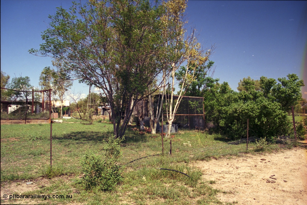 237-21
Pilga Station ruins and old buildings. [url=https://goo.gl/maps/Ujq3eztqF8Q2] Geodata [/url].
