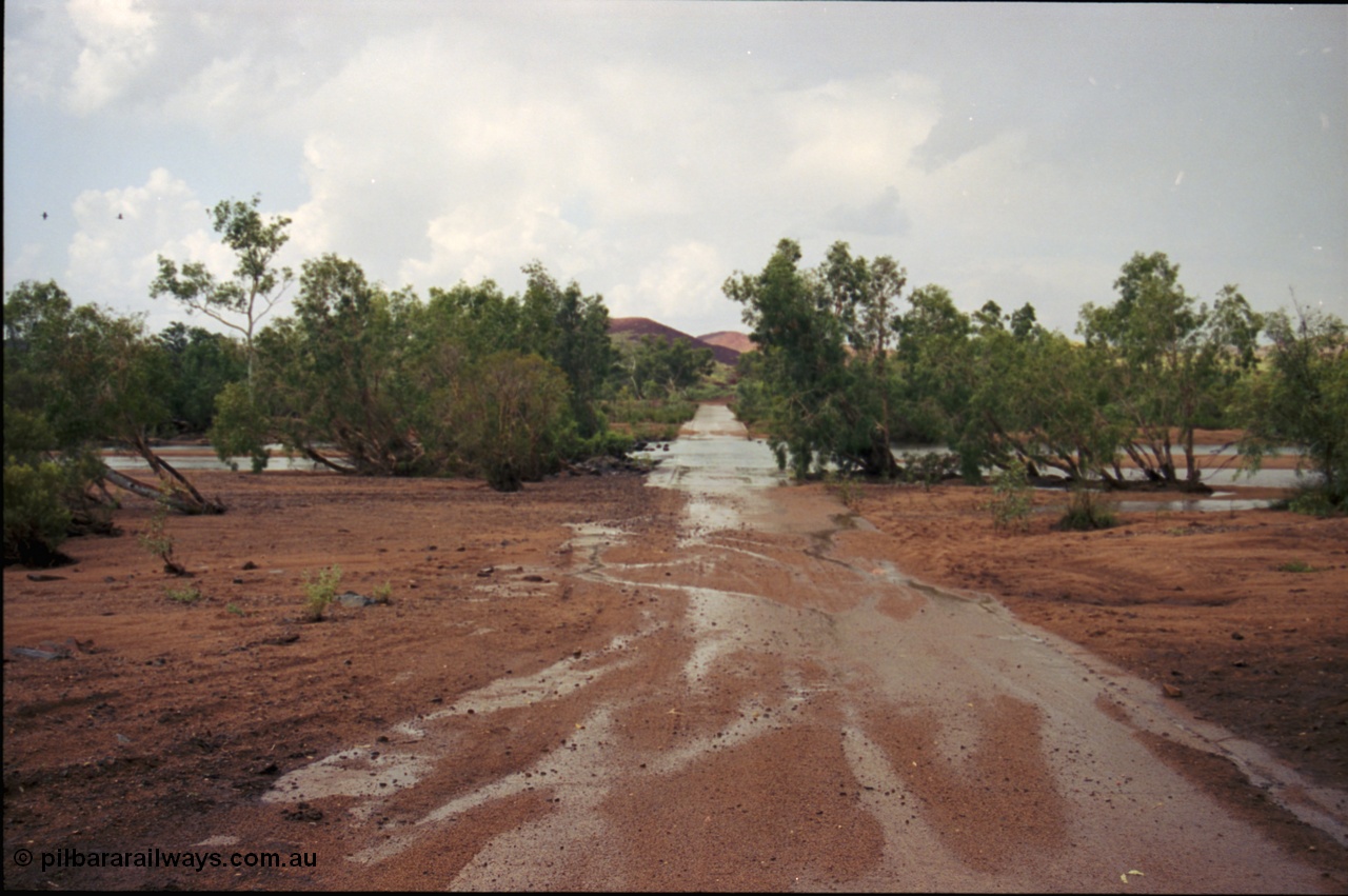 237-23
Coongan River crossing looking north east, Comet Mines are behind those hills. [url=https://goo.gl/maps/sNbvxMjpdGP2] Geodata [/url].
