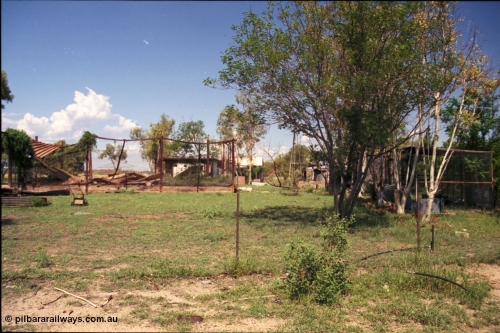 237-20
Pilga Station ruins and old buildings. [url=https://goo.gl/maps/Ujq3eztqF8Q2] Geodata [/url].

