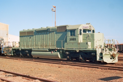 238-23
Nelson Point loco overhaul shop, former Union Pacific loco 3523 an EMD SD40-2 model, serial 786170-25 and now numbered 3085 for BHP Billiton Iron One service had only been in operation for eleven days when this shot was taken on the 27th November 2004. [url=https://goo.gl/maps/rqoN9uK26rQ2] Geodata [/url].
Keywords: 3085;EMD;SD40-2;786170-25;UP3523;