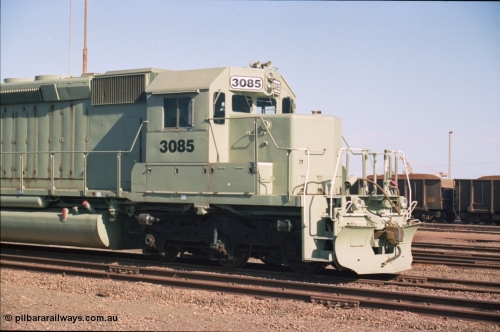 238-24
Nelson Point loco overhaul shop, former Union Pacific loco 3523 an EMD SD40-2 model, serial 786170-25 and now numbered 3085 for BHP Billiton Iron One service had only been in operation for eleven days when this shot was taken on the 27th November 2004. [url=https://goo.gl/maps/rqoN9uK26rQ2] Geodata [/url].
Keywords: 3085;EMD;SD40-2;786170-25;UP3523;