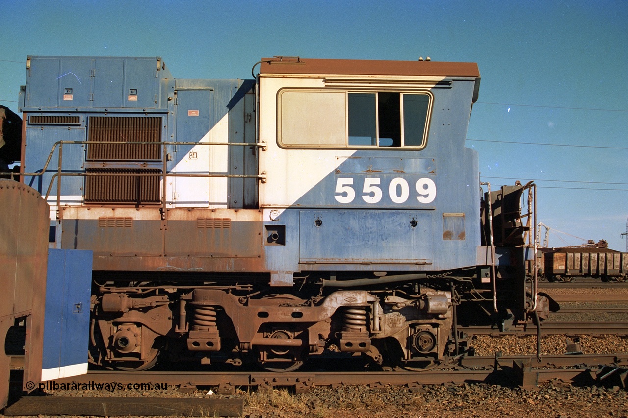 242-03
Nelson Point, BHP Goninan GE rebuild C36-7M unit 5509 serial 4839-05 / 87-074 about to be trucked to United Goninan Perth for eventual cutting down to the frame and heading to United Goninan Broadmeadow NSW as an engine test bed. May 2002.
Keywords: 5509;Goninan;GE;C36-7M;4839-05/87-074;rebuild;AE-Goodwin;ALCo;C636;5452;G6012-1;