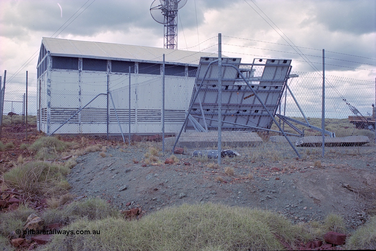 249-18
Table Hill on the Robe River railway line, a microwave radio communications site powered by solar panels. Approximate [url=https://goo.gl/maps/QPmscRiNeoYNZyME8]location[/url].
