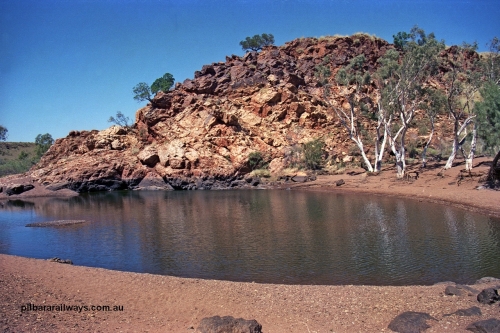 254-11
Green Tank Pool, August 2001. Geodata [url=https://goo.gl/maps/ZrenaMWznGr1Mjhr8]location here[/url].
