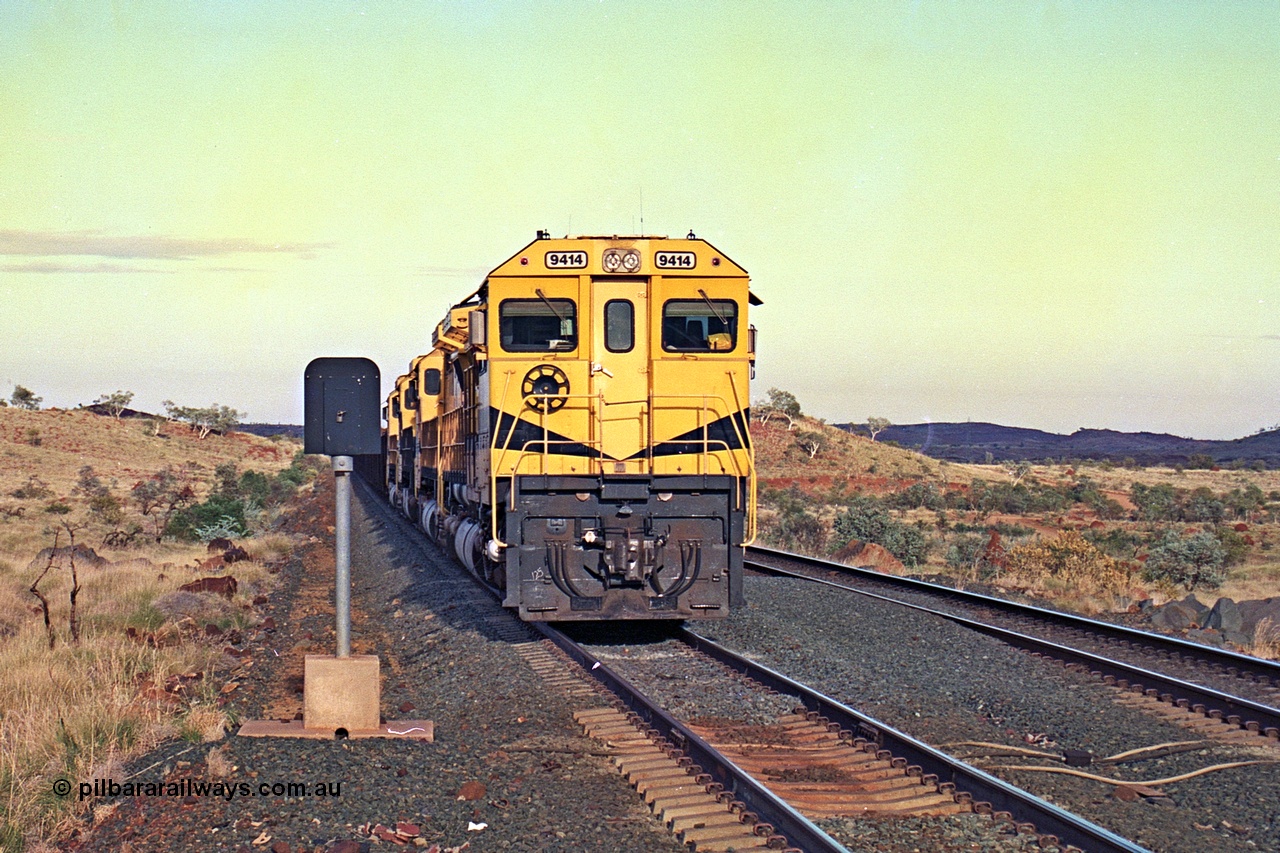 256-18
Maitland Siding, early morning loaded train waiting for a meet with an empty behind the quad CM40-8M working of 9414, 9420, 9410 and 9425. May 2002.
Keywords: 9414;Goninan;GE;CM40-8M;8206-11/91-124;rebuild;AE-Goodwin;ALCo;M636;G6060-5;