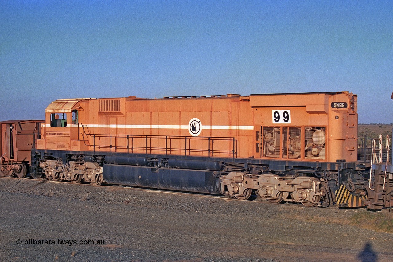 257-09
Flash Butt yard Mount Newman Mining's last in-service ALCo M636 unit 5499 serial C6096-4 built by Comeng NSW awaits its fate. Late 2021.
Keywords: 5499;Comeng-NSW;ALCo;M636;C6096-4;