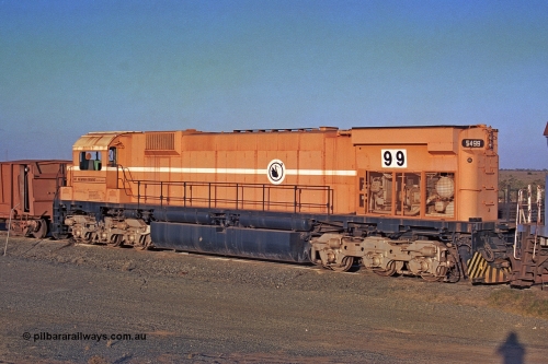257-08
Flash Butt yard Mount Newman Mining's last in-service ALCo M636 unit 5499 serial C6096-4 built by Comeng NSW awaits its fate. Late 2001.
Keywords: 5499;Comeng-NSW;MLW-ALCo;M636;C6096-4