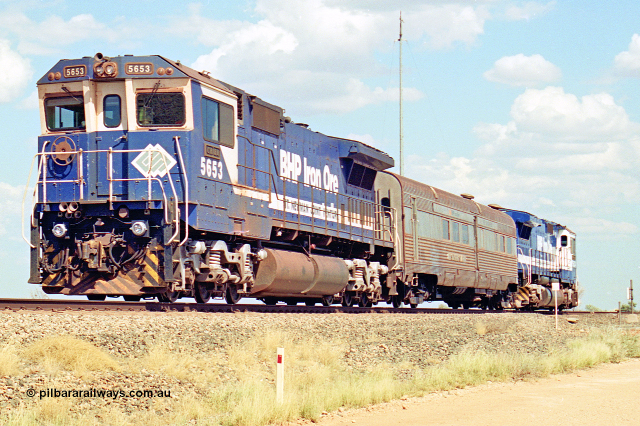 269-11
At the 39 km detection site with the Alstom 25-year service agreement special, BHP Iron Ore's Goninan GE rebuild CM40-8M unit 5653 'Chiba' serial number 8412-10 / 93-144 heads back to Nelson Point with The Sundowner and 5634 on the rear of the train. Friday 12th of April 2002.
Keywords: 5653;Goninan;GE;CM40-8M;8412-10/93-144;rebuild;AE-Goodwin;ALCo;M636C;5484;G6061-5;