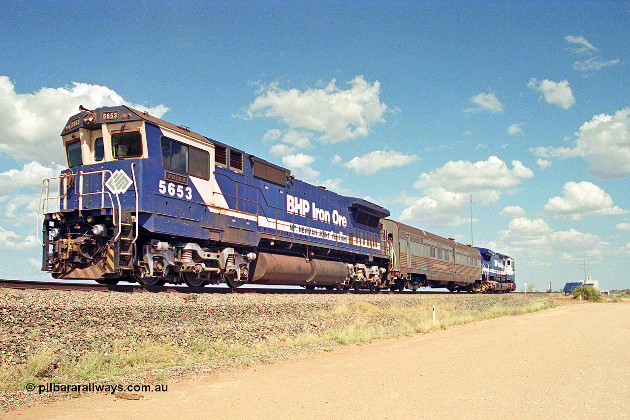 269-14
At the 39 km detection site with the Alstom 25-year service agreement special, BHP Iron Ore's Goninan GE rebuild CM40-8M unit 5653 'Chiba' serial number 8412-10 / 93-144 heads back to Nelson Point with The Sundowner and 5634 on the rear of the train. Friday 12th of April 2002.
Keywords: 5653;Goninan;GE;CM40-8M;8412-10/93-144;rebuild;AE-Goodwin;ALCo;M636C;5484;G6061-5;