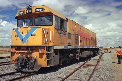 284-26
Narngulu, Geraldton, former Westrail P class loco P 2014 'Shire of Wongan-Ballidu' built by Goninan WA as a GE CM25-8 model with serial number 6320-12 / 90-099 sits in the yard in-between shunt movements. November 10, 2004.
Keywords: P-class;P2014;Goninan-WA;GE;CM25-8;6320-12/90-099;