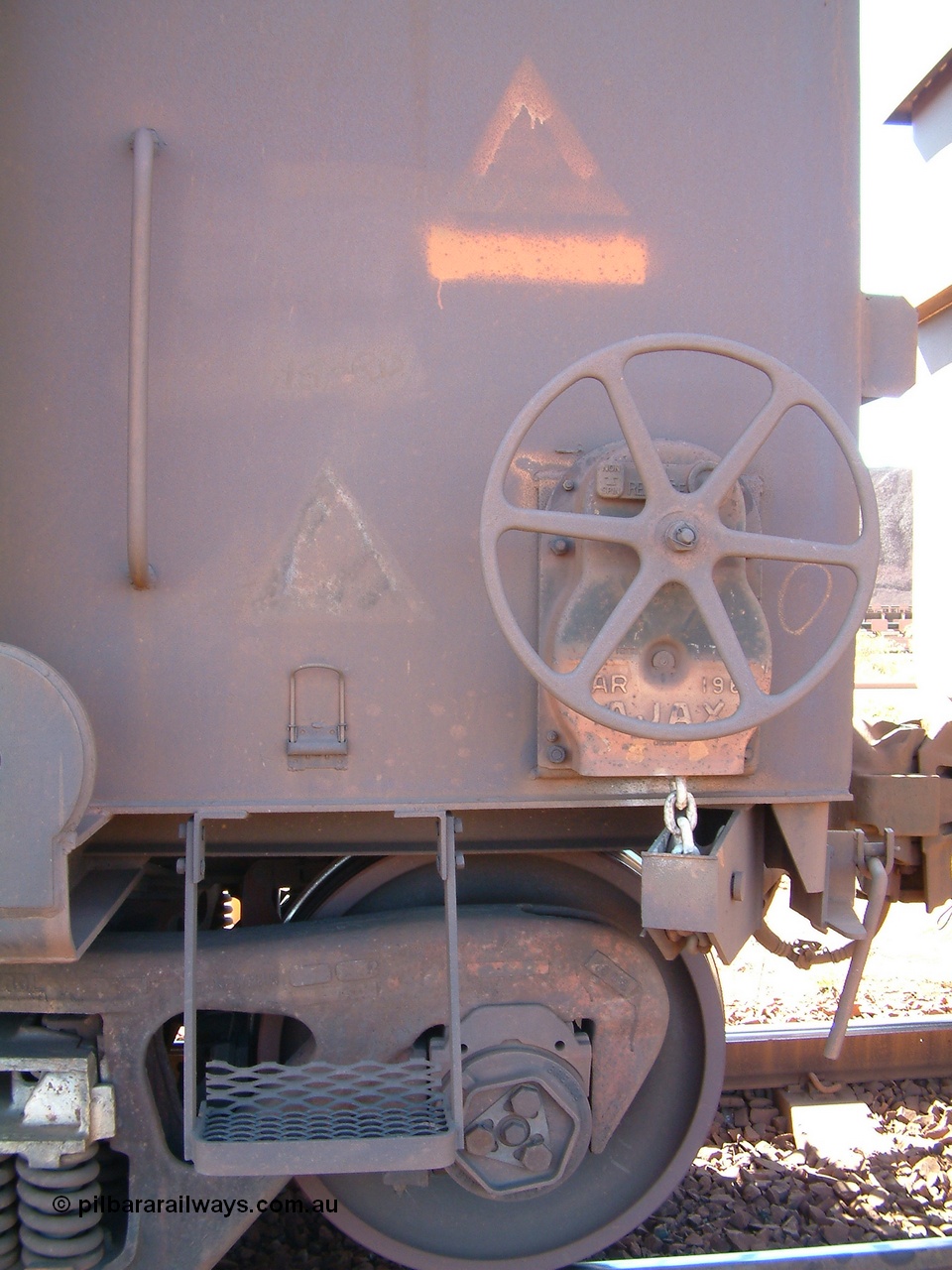 040412 143811
Nelson Point, Comeng WA built ore waggon shunters step and Ajax handbrake. 12th April 2004.
Keywords: Comeng-WA;BHP-ore-waggon;