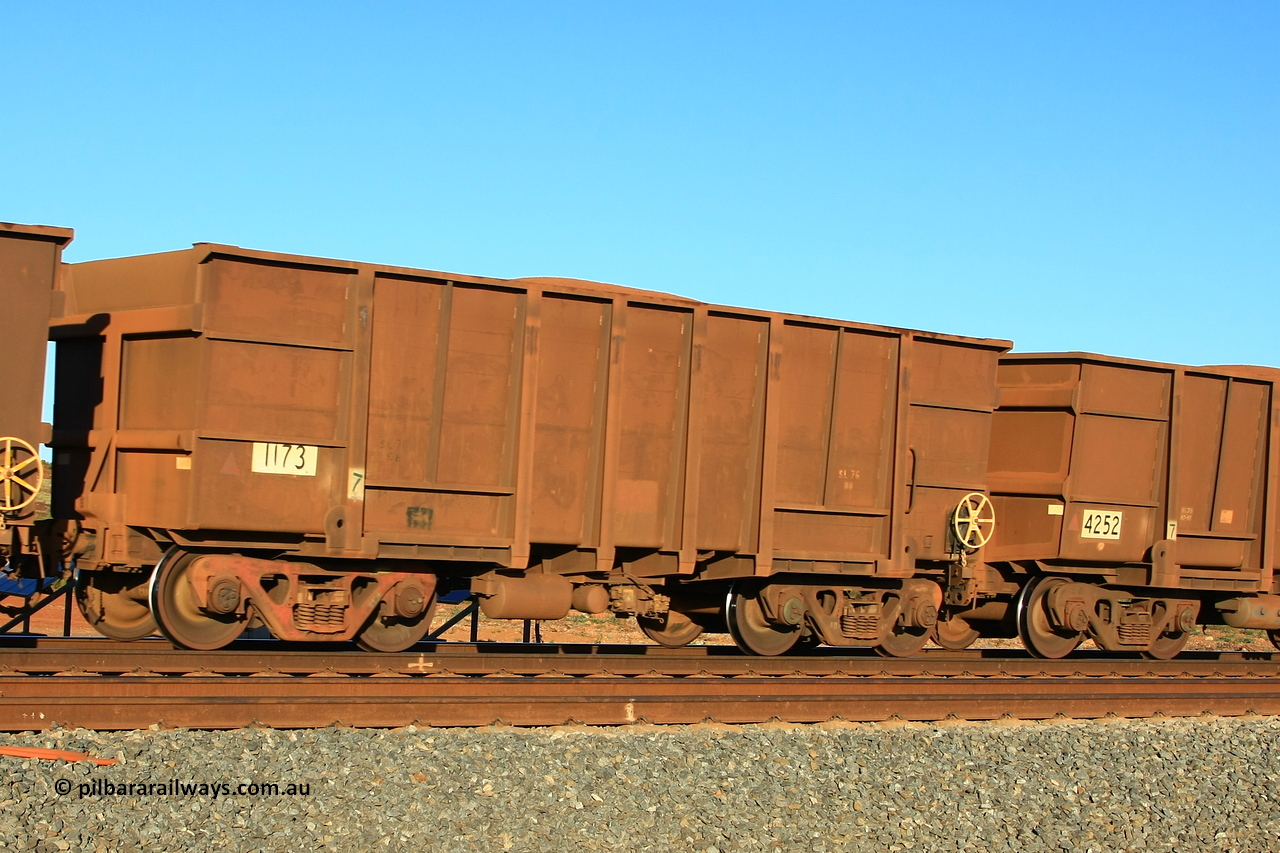 110620 2490r
Walla, loaded BHP ore waggon 1173, whilst numbered and the ends and sill are from Comeng WA 1971 build of one hundred and eighty-three waggons, the side walls have been totally replaced with rounded bottoms and Goninan style extra ribs. 20th of June 2011.
Keywords: 1173;Comeng-WA;BHP-ore-waggon;