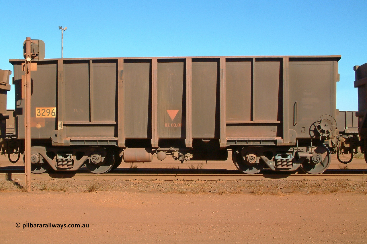 3296 Astra Vagoane 040805 150830
Nelson Point, empty BHP ore waggon 3296, one of three hundred and fifty waggons built during 1988 by Astra Vagoane of Arad in Romania for Lang Hancock as part of a 'waggons for iron ore arrangement' with the then Romanian government, however only seventy-five found their way into service with BHP. August 5, 2004.
Keywords: 3296;Astra-Vagoane-Arad-Romania;BHP-ore-waggon;