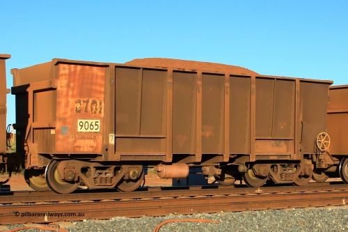 9065 Comeng 110620 2356
Walla, loaded BHP ore waggon 9065, renumbered from original Comeng WA build waggon 2701 which was originally built in 1971 as part of a batch of four hundred waggons. The renumbering would be due to a new waggon replacing a potential scrap waggon, which then has been returned to service. June 20, 2011.
Keywords: 9065;Comeng-WA;2701;BHP-ore-waggon;renumber;