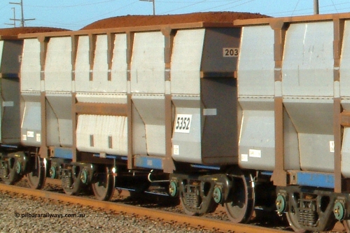 5352 UG 041001 165444
Redbank, loaded BHP Iron Ore waggon 5352, a new United Goninan build from April 2004. Shows how clean the 4Cr12Ti steel is when new. October 1, 2004.
Keywords: 5352;United-Goninan-WA;BHP-ore-waggon;