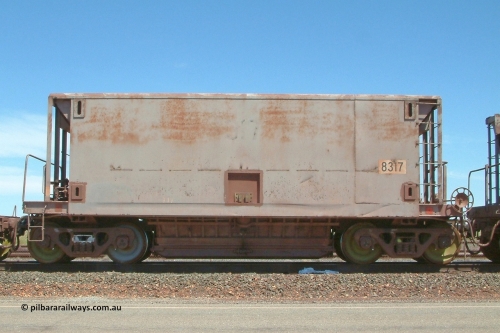 8317 Gunderson USA 040409 123014
Boodarie, Goldsworthy service bottom discharge Gunderson USA built ore waggon 8317 is one of forty five that was purchased second hand in 1992 from Phelps Dodge Copper Mine, believed to be built in 1970s. 9th April 2004.
Keywords: 8317;Gunderson-USA;BHP-ore-waggon;