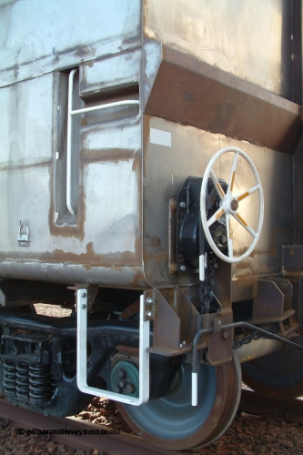 9101 Bradken 041225 065025
Nelson Point Ore Car Repair Shops, brand new Bradken NSW built ore waggon 9101 handbrake detail. These waggons are the latest additions to the fleet with 20 on order in total. They are made from the same 5Cr12Ti steel that the Goninan Golynx waggons are made. 25th December 2004.
Keywords: 9101;Bradken-NSW;BHP-ore-waggon;