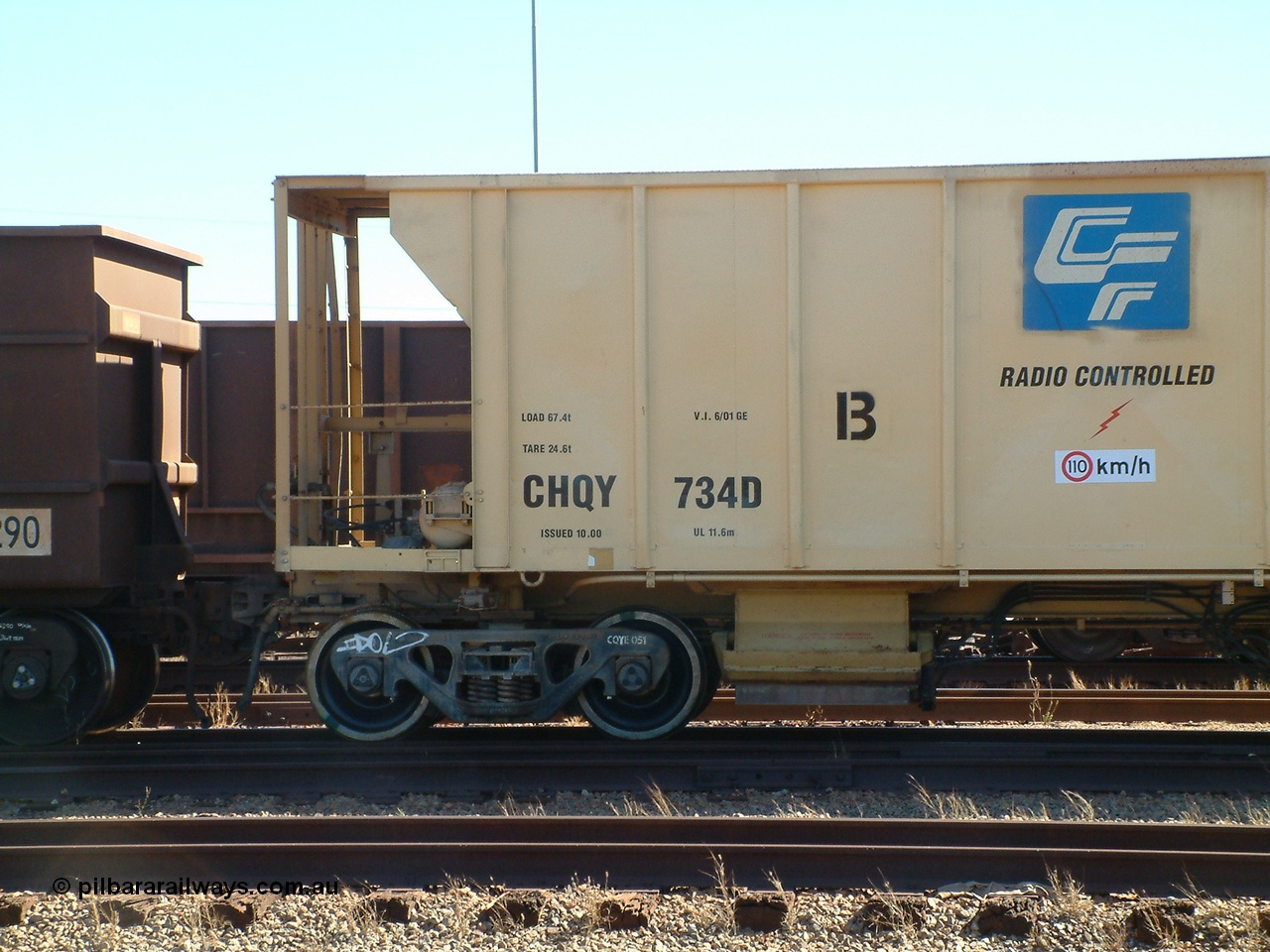 040805 095643
Nelson Point, CFCLA CHQY type ballast waggon CHQY 734.
Keywords: CHQY-type;CHQY734;CFCLA;CRDX-type;BHP-ballast-waggon;